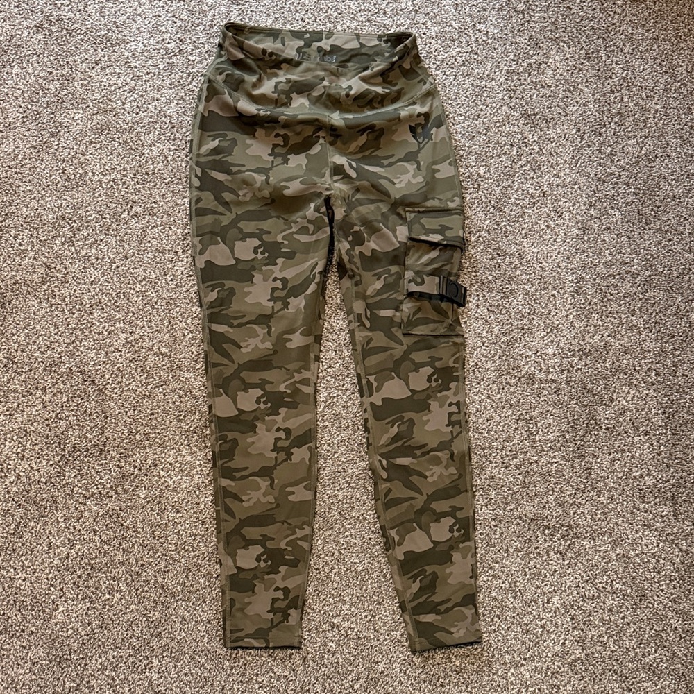 Women’s ' Olive Camo Cargo Leggings with Side Pocket XXL RUNS SMALL